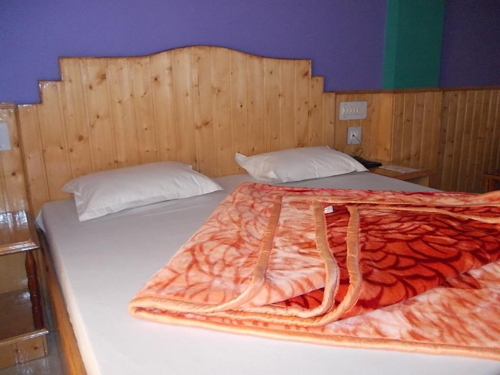 Himgiri Resort Nagchala Zimmer foto